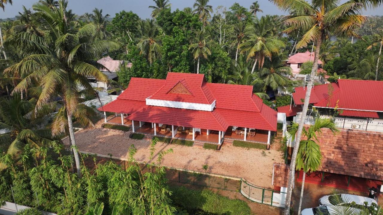 Hotel The Royal Island Mundrothuruth Exterior foto